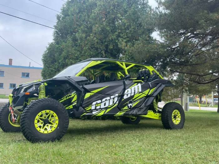 Black and green wrapped Can-Am